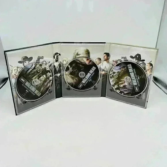 The Walking Dead Season 1 on DVD - Picture 2 of 4